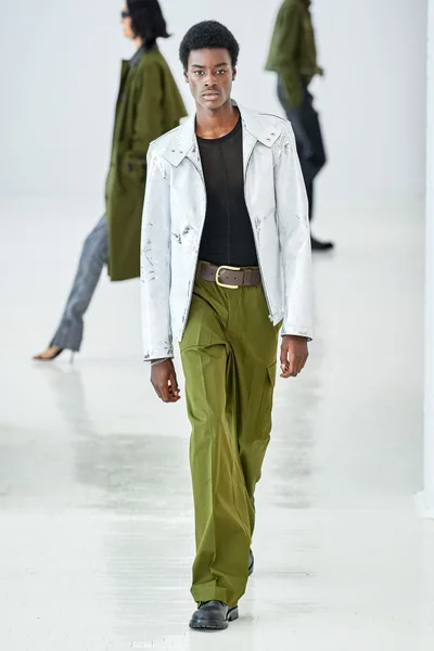 Look 14